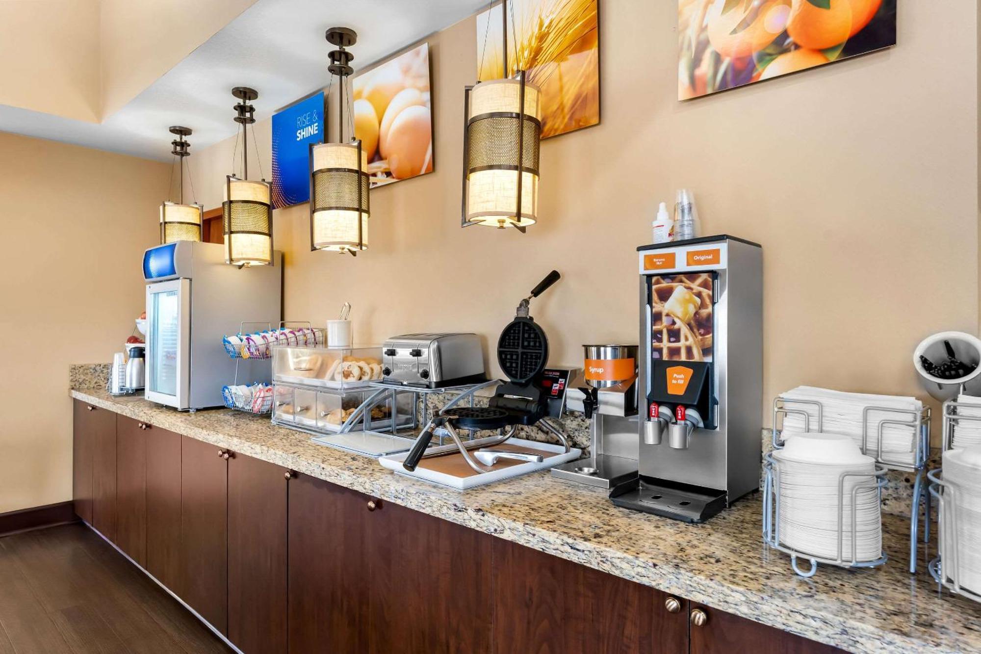 Comfort Suites Clovis Luaran gambar