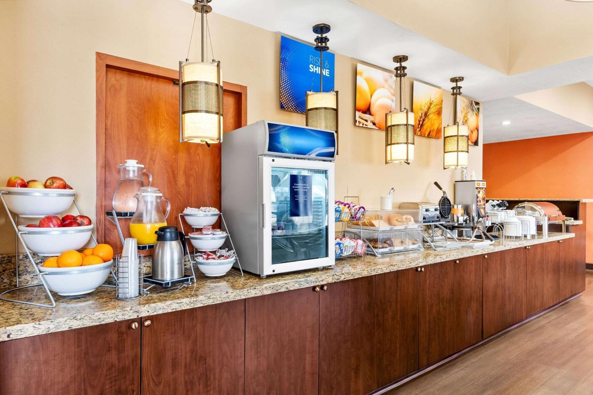 Comfort Suites Clovis Luaran gambar
