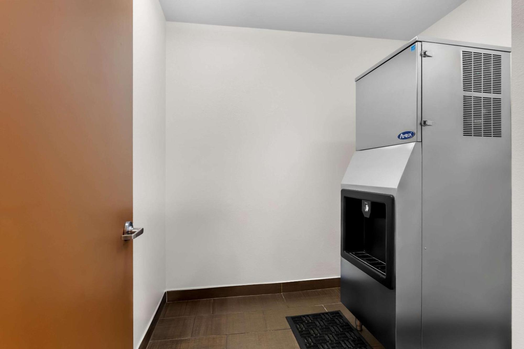 Comfort Suites Clovis Luaran gambar