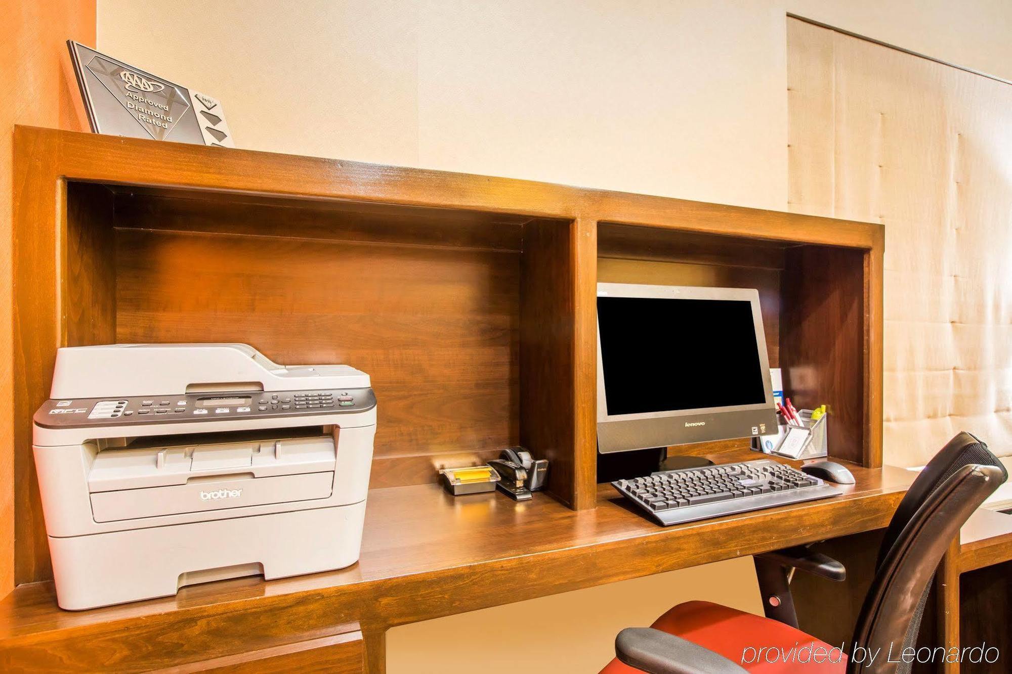 Comfort Suites Clovis Luaran gambar